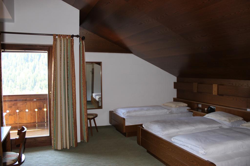 Villa Luise オルティゼーイ 部屋 写真